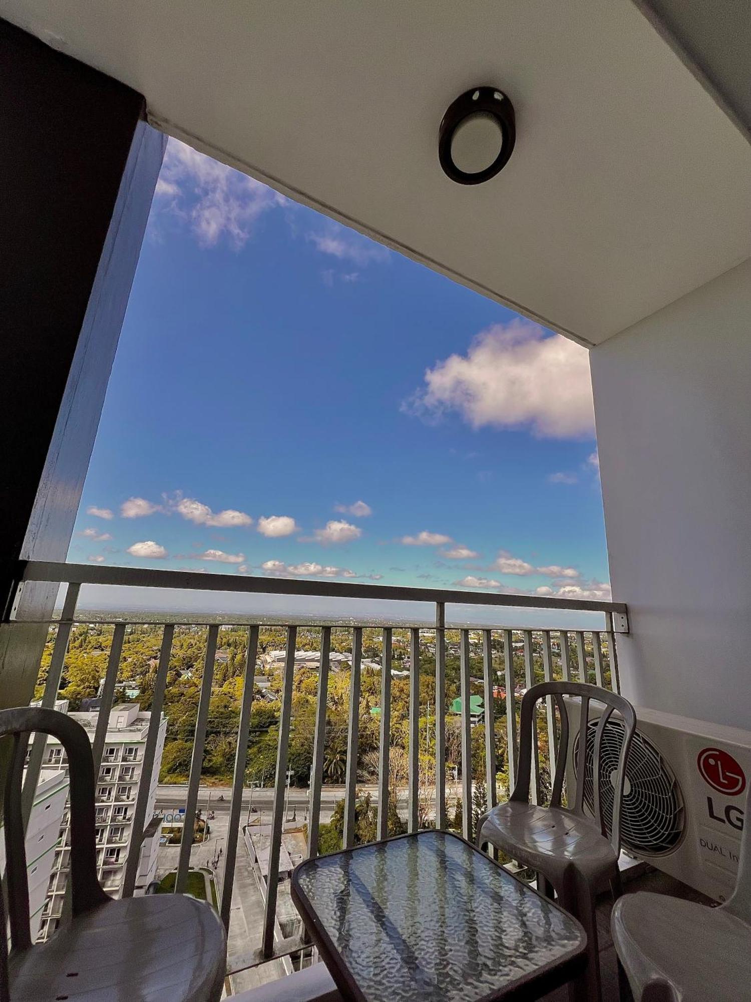 The Pallet House, Wind Residences Tagaytay Tagaytay City Exterior foto